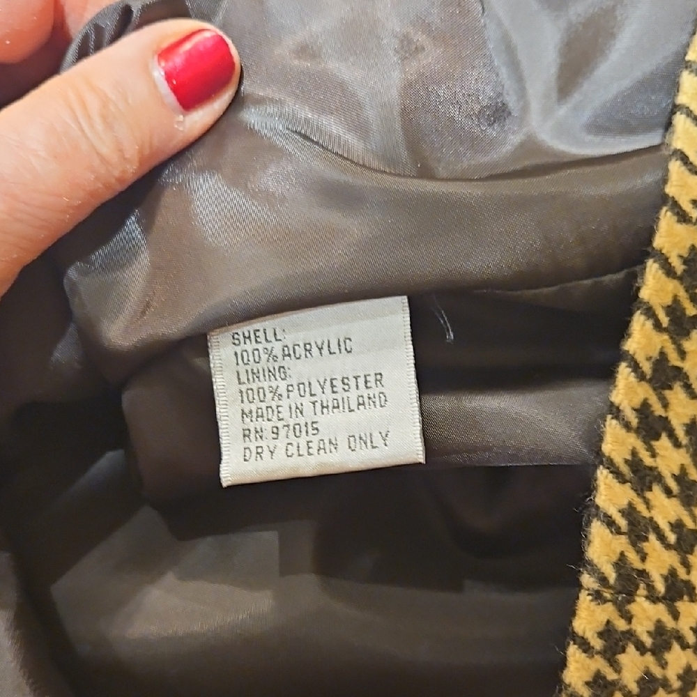 Houndstooth Patterned Sweater with Brown Trim - image 14